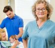Hebammen in Deutschland: prekäre Arbeitsbedingungen und unzureichende (Foto: AdobeStock - Tyler Olson 58769639)
