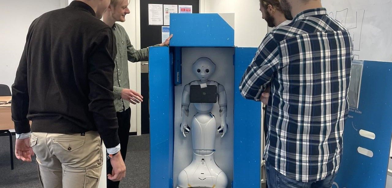Neue Möglichkeiten für Forschung: Humanoide Roboter im Kultursektor und in der (Foto: Hochschule für Wirtschaft und Gesellschaft Ludwigshafen)