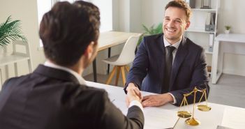 SVAG sichert erneut A+ Karriere-Rating mit umfassender schweizweiter (Foto: AdobeStock -  Studio Romantic - 1776692176)