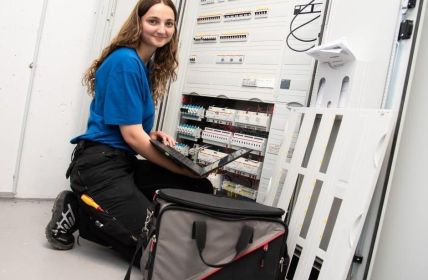 Abiturienten entscheiden sich bewusst für handwerkliche Ausbildung statt (Foto: Handwerkskammer Region Stuttgart)